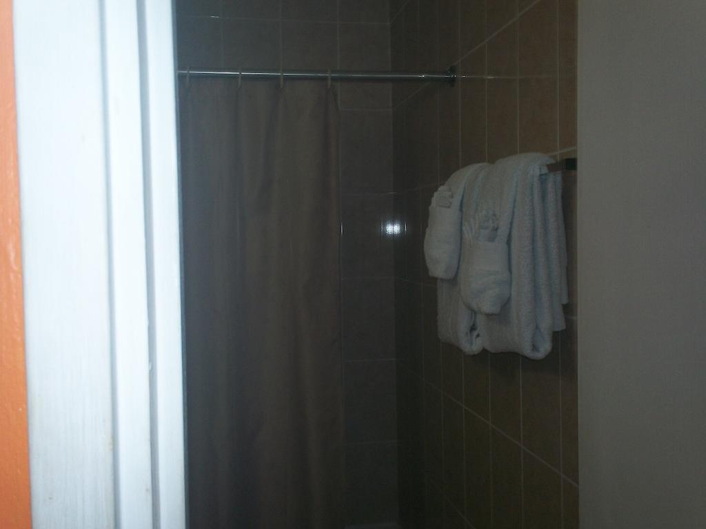 Turtle Towers Apartment Ocho Rios Exterior foto